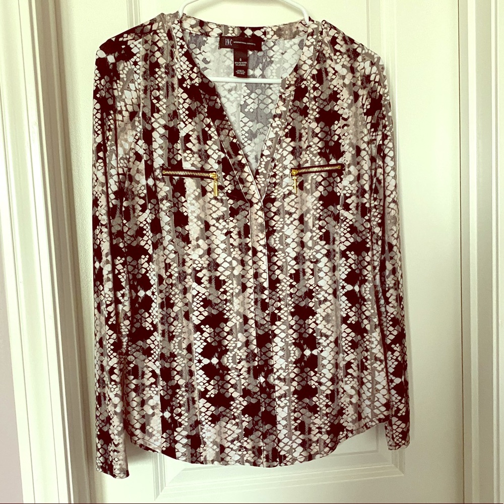 2/30$ printed INC top with zippers